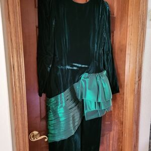 Elegant Green Velvet Dress